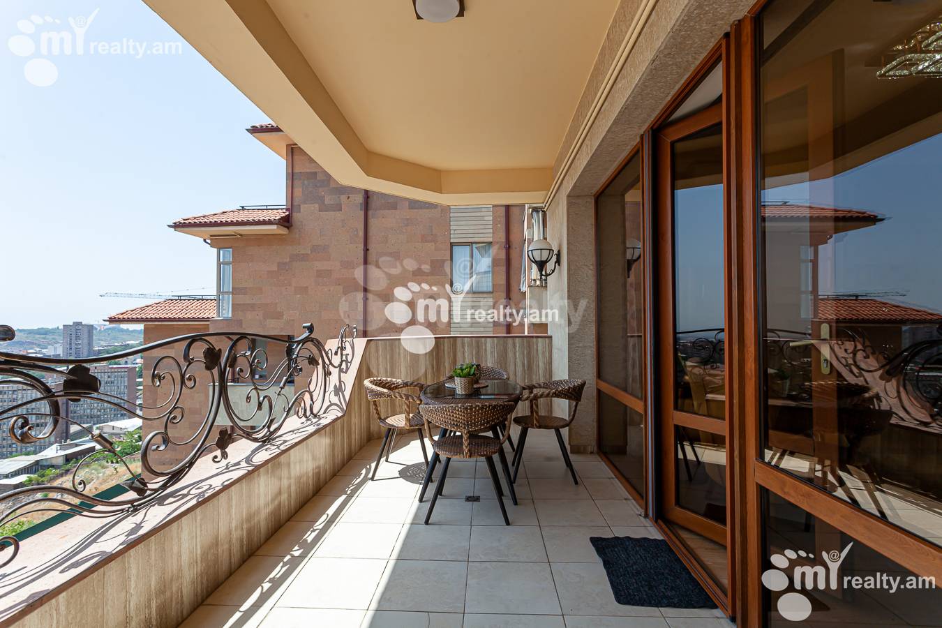 4 սենյականոց բնակարան  Անտառային փող, Կենտրոն Երևան, 156022