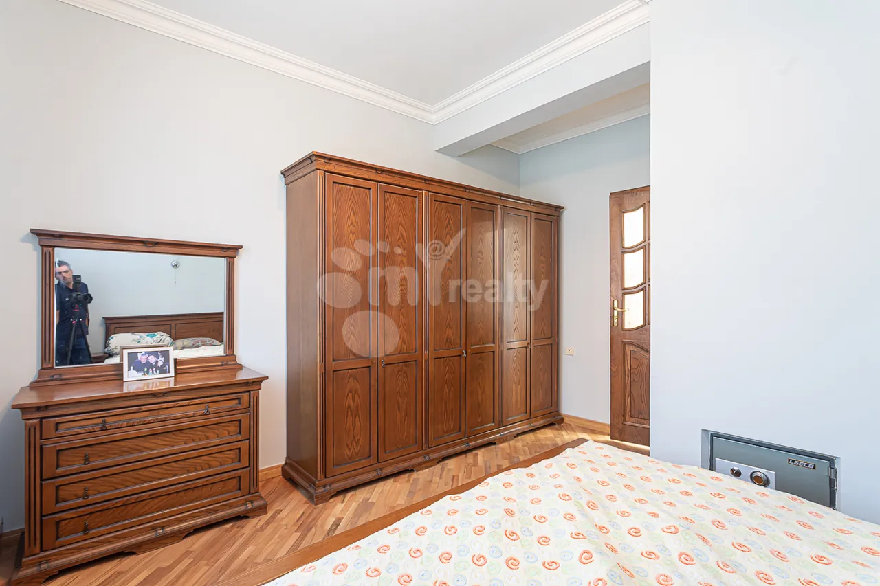 3 bedroom apartment for sale خیابان ماشتوتس, مرکز شهر ایروان, 157495