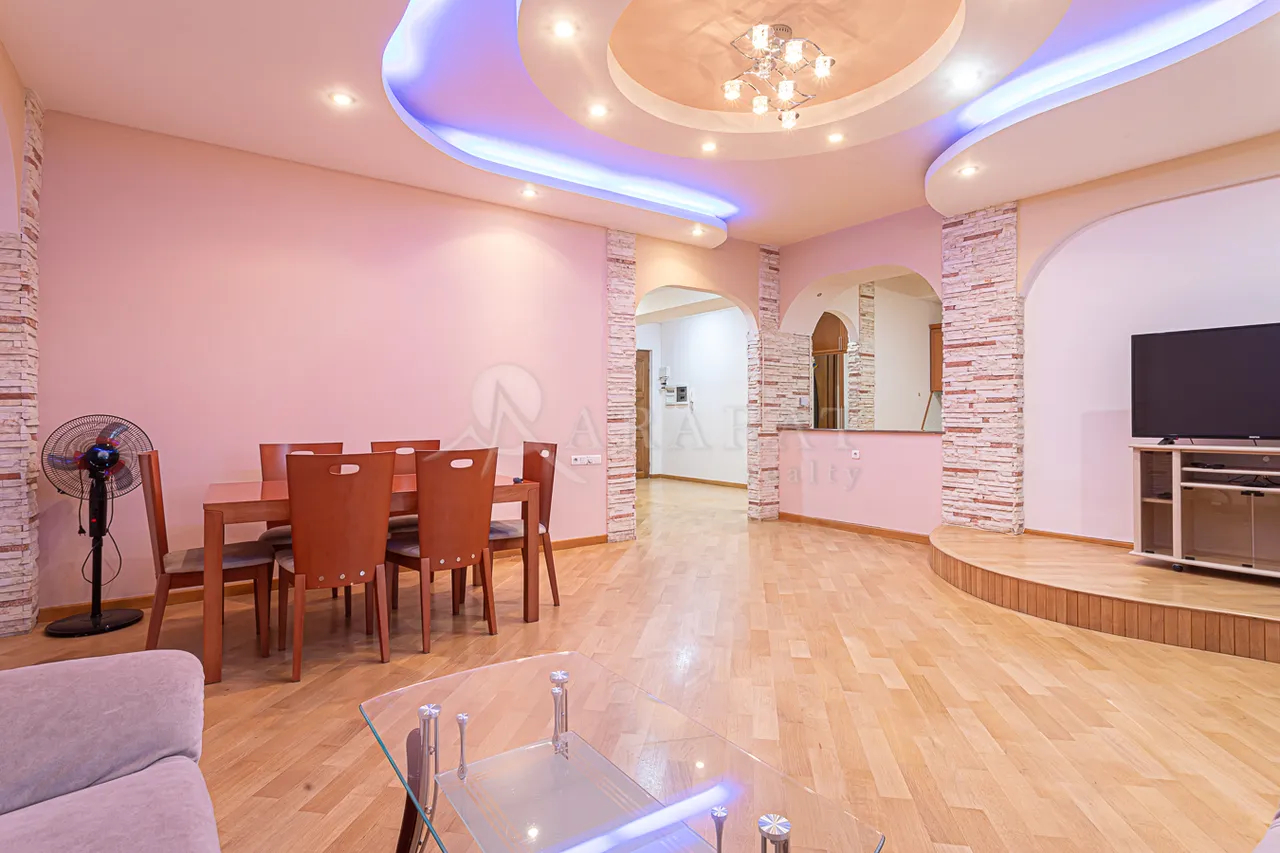 3 bedroom apartment for rent Northern(Hyusisayin)  Ave, Center Yerevan, 158075