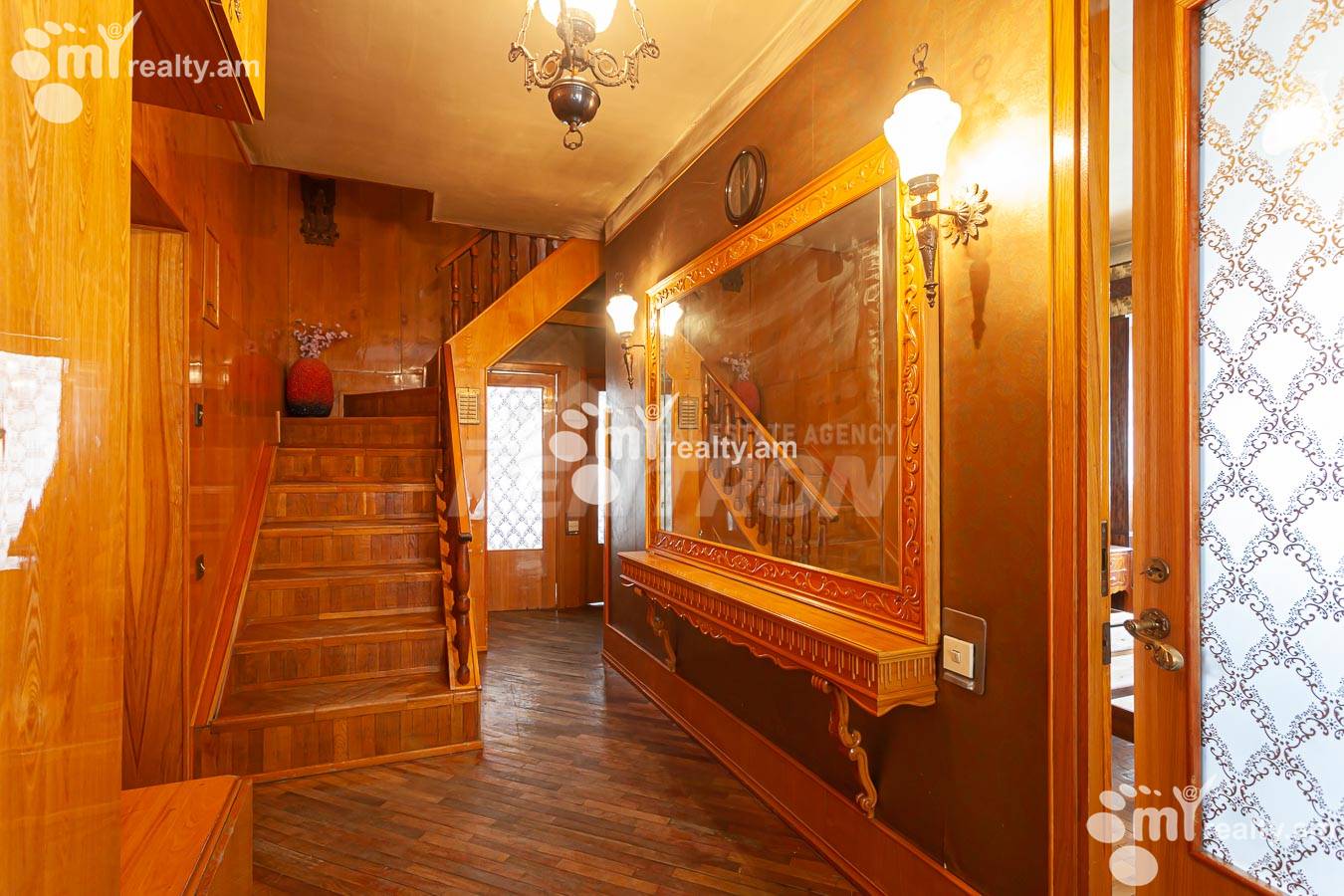 Купить 4 комнатную квартиру Таманян ул, Центр Ереван, 145123