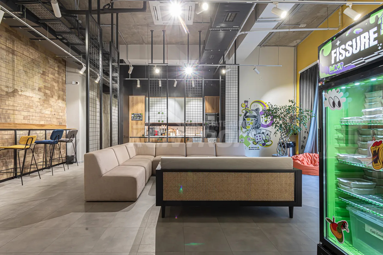 Commercial for rent خیابان میاسنیکیان, مرکز شهر ایروان, 157359