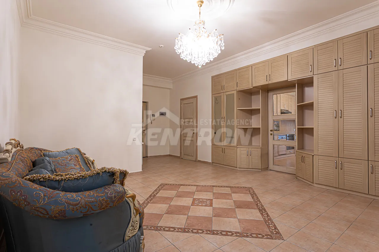 3 bedroom apartment for rent rue d'Amiryan, Center Yerevan, 158203
