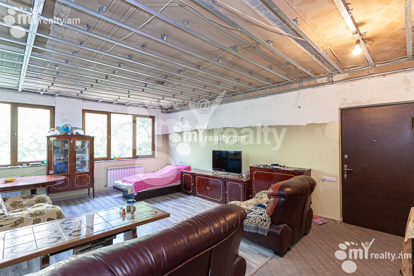 3 bedroom apartment for sale Kajaznuni St, Center Yerevan, 135913