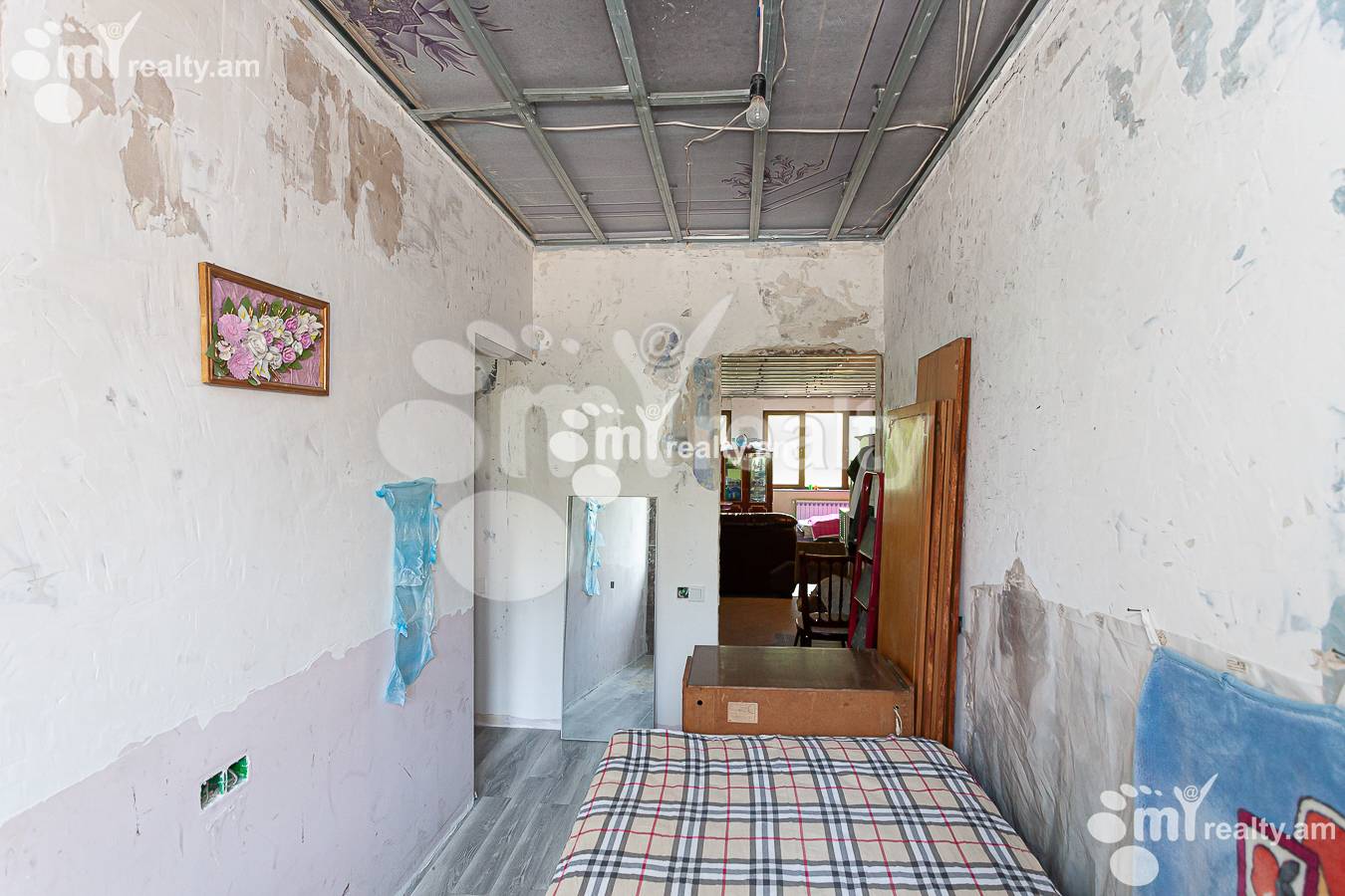 3 bedroom apartment for sale Kajaznuni St, Center Yerevan, 135913
