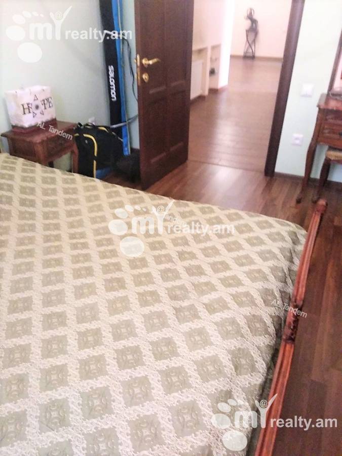 4 bedroom apartment for sale Aram St, Center Yerevan, 129127