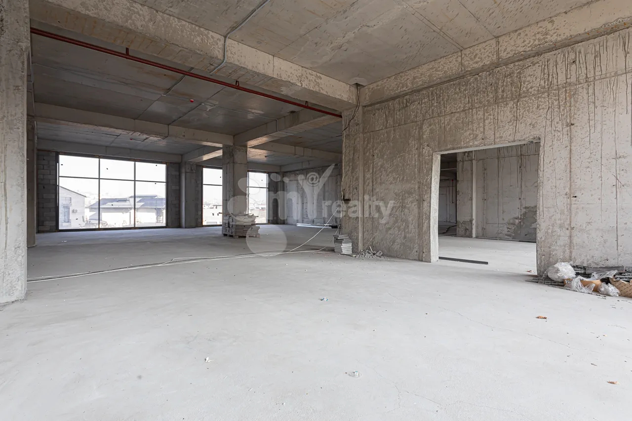 Commercial property for sale Paruyr Sevak  dis. 17 street, Awan Yerevan, 157753
