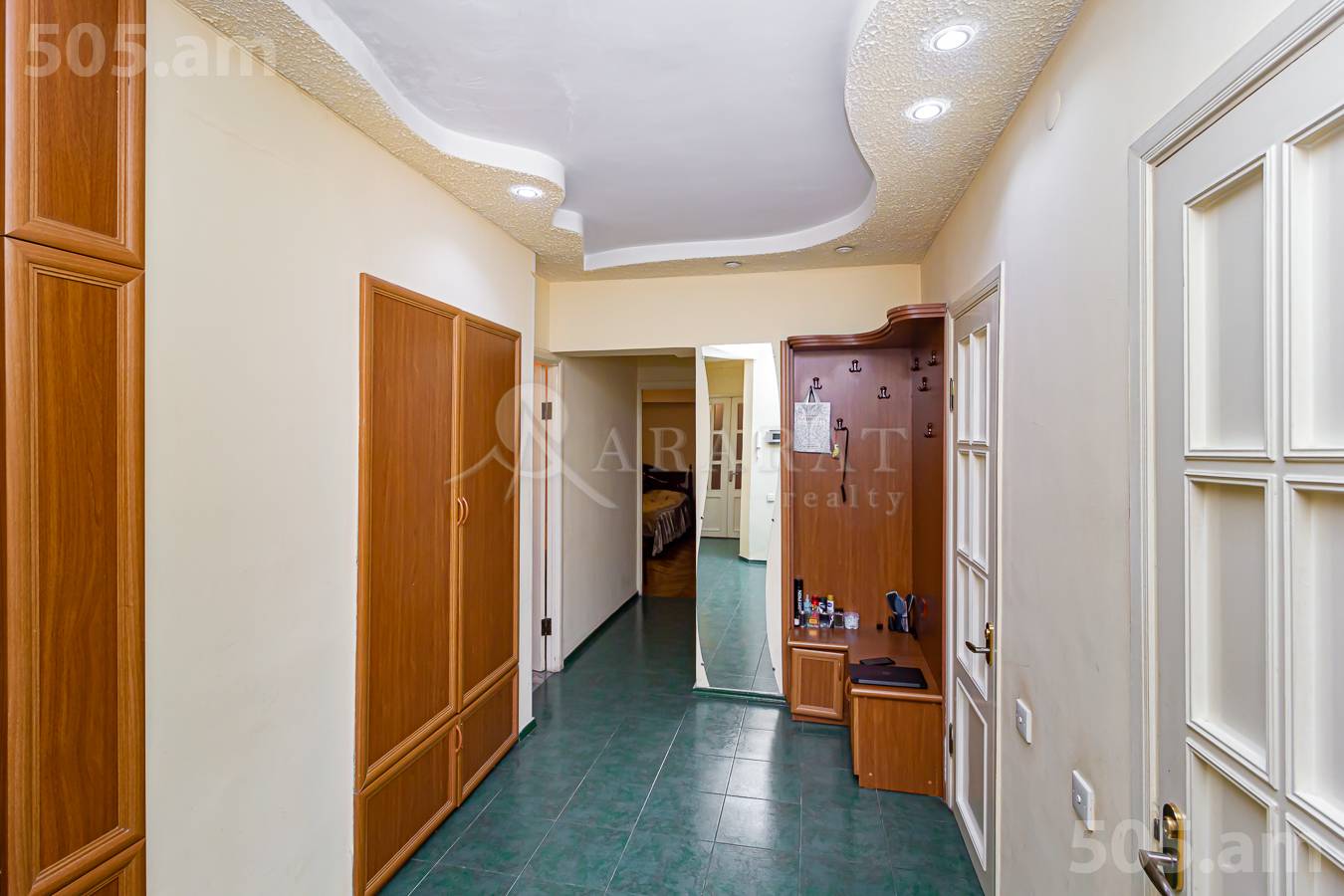 4 bedroom apartment for sale E. Qochar St, Center Yerevan, 153405