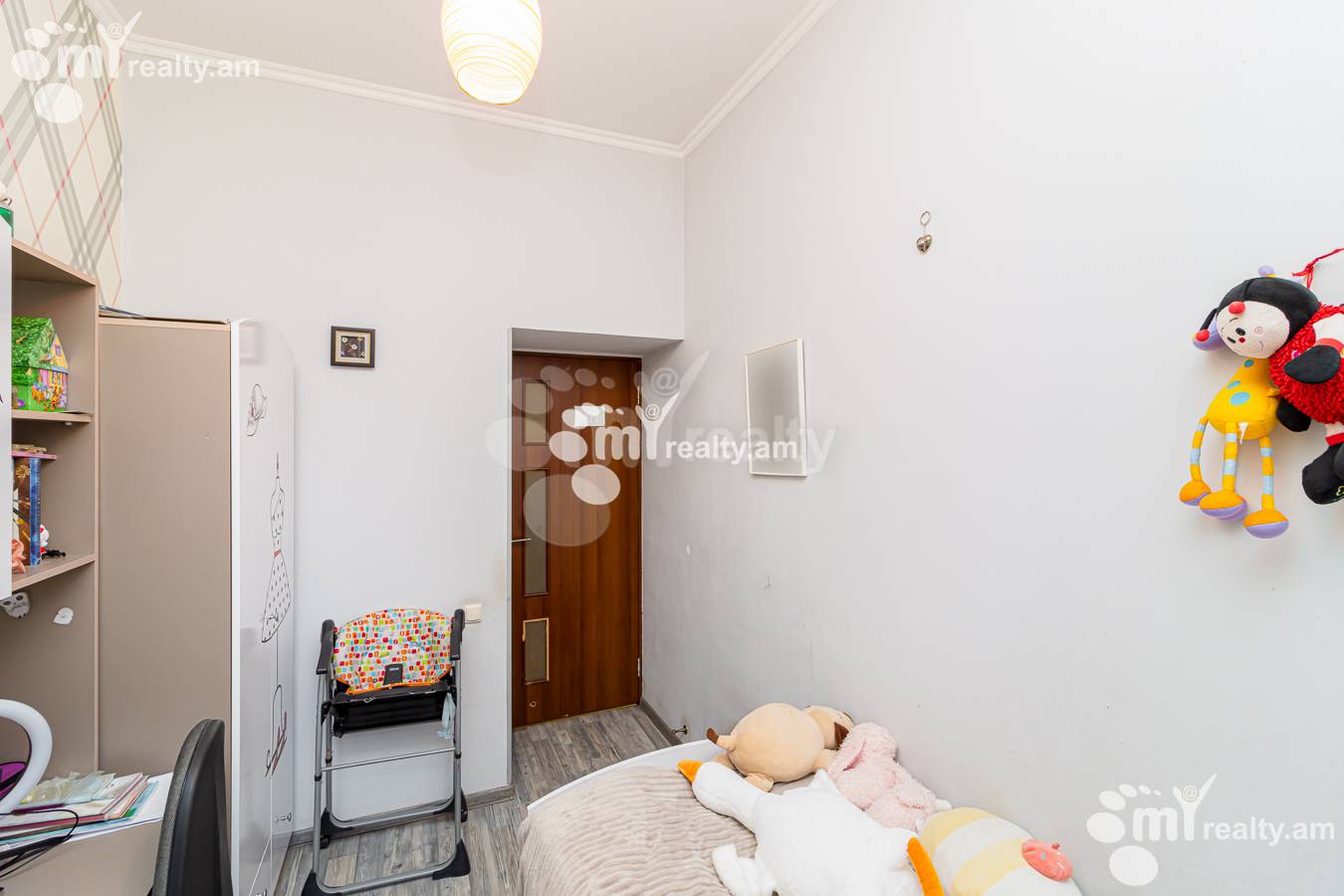 4 սենյականոց բնակարան  Տպագրիչների փող, Կենտրոն Երևան, 153916