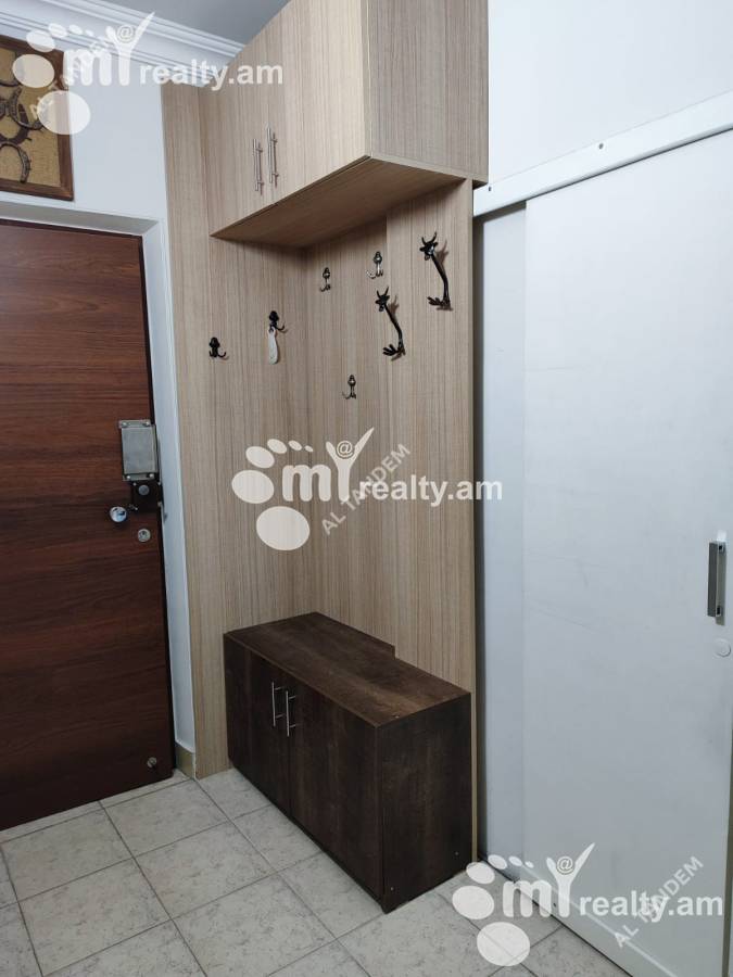 Снять 3 комнатную квартиру Абовян ул, Центр Ереван, 142503