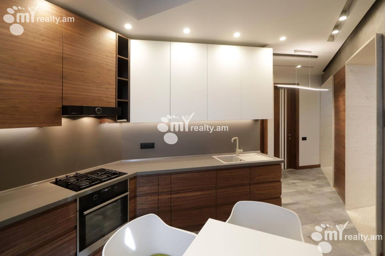 3 bedroom apartment for sale Azatutyan avenue, Quanaquère-Zeytoun Yerevan, 148735