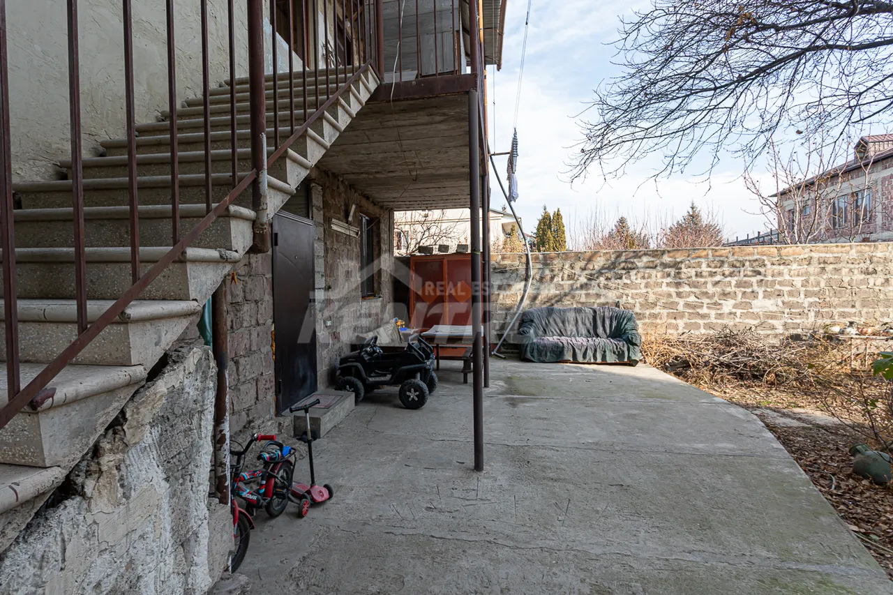 House for sale Paruyr Sevak dis. 1st street, Avan Yerevan, 158500