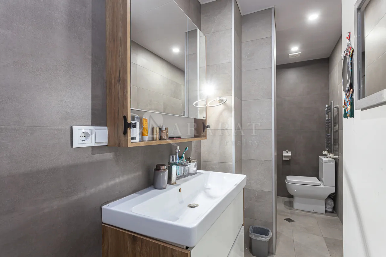 House for sale Fizkulturnikner St, Center Yerevan, 157325