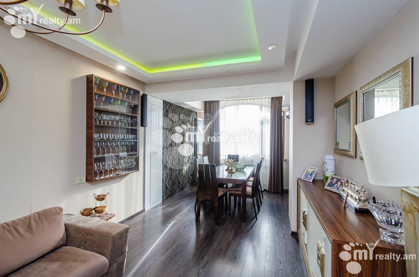 Купить 4 комнатную квартиру Сарян ул, Центр Ереван, 142967