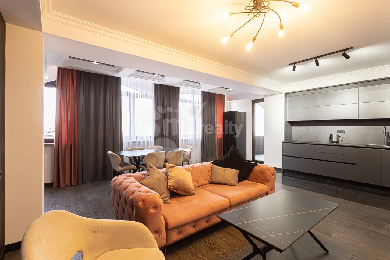 3 bedroom apartment for rent Saryan St, Center Yerevan, 159617