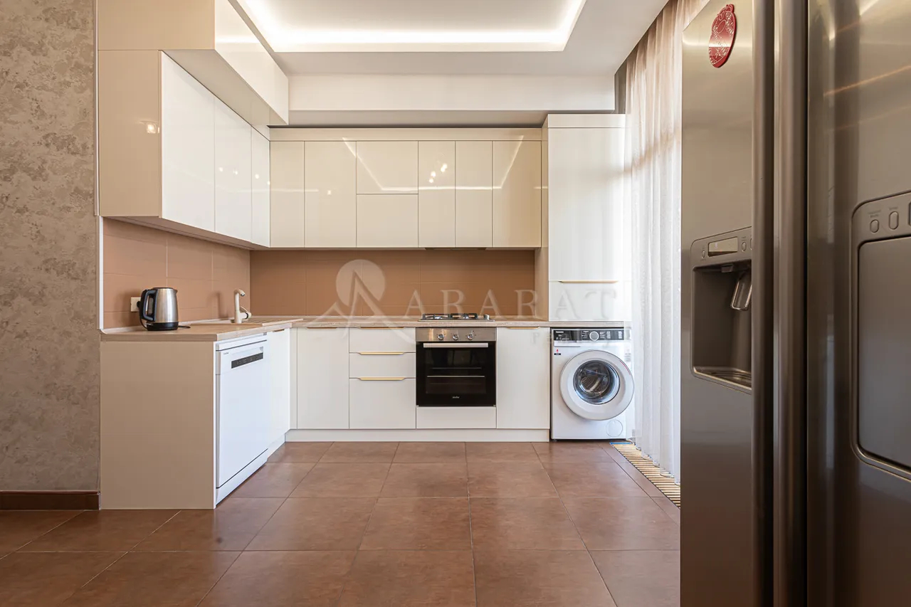 4 bedroom apartment for rent Baghramyan av(Arabkir), Arabkir Yerevan, 158371