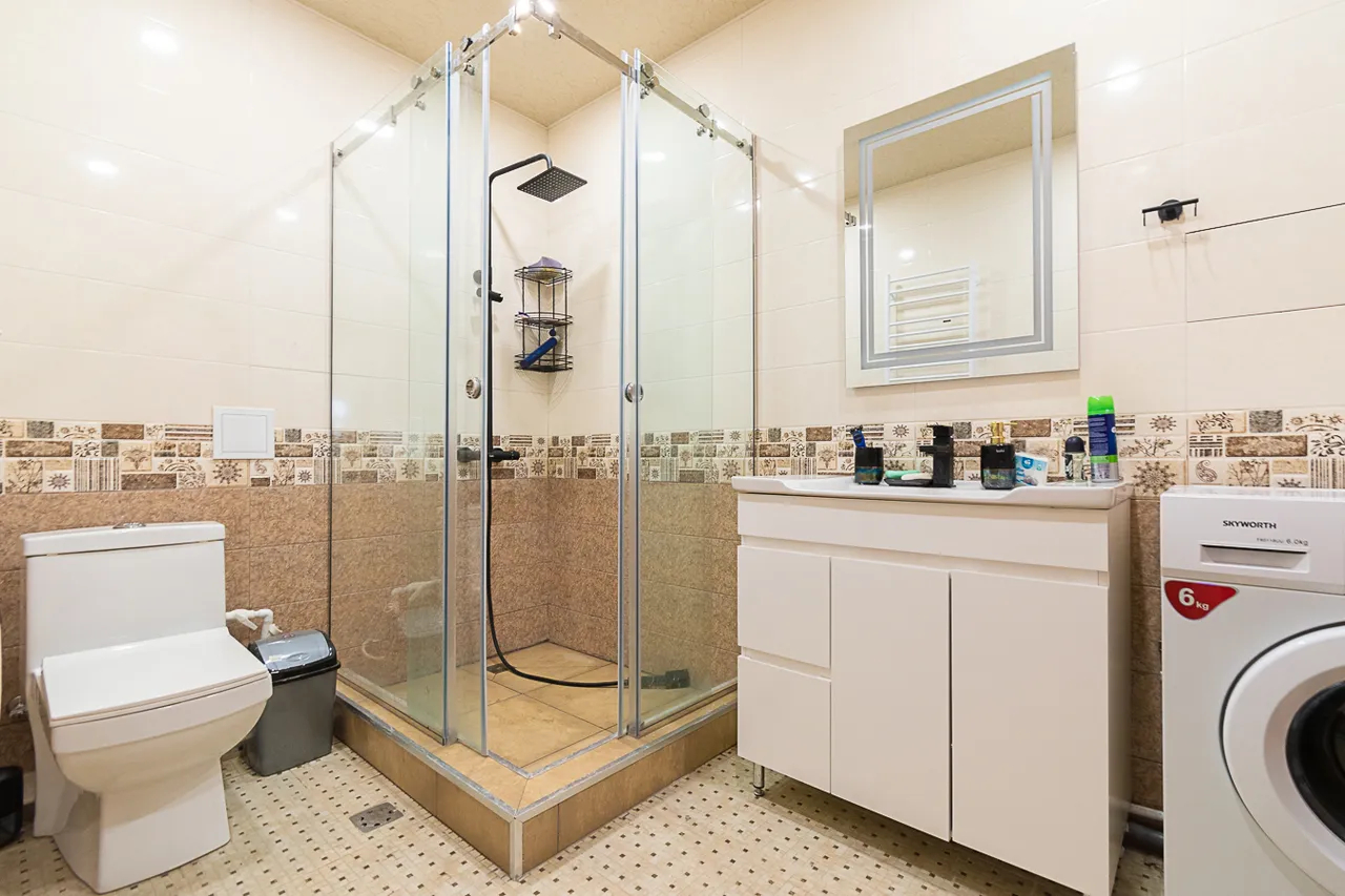 3 bedroom apartment for rent Paronyan St, Center Yerevan, 161921