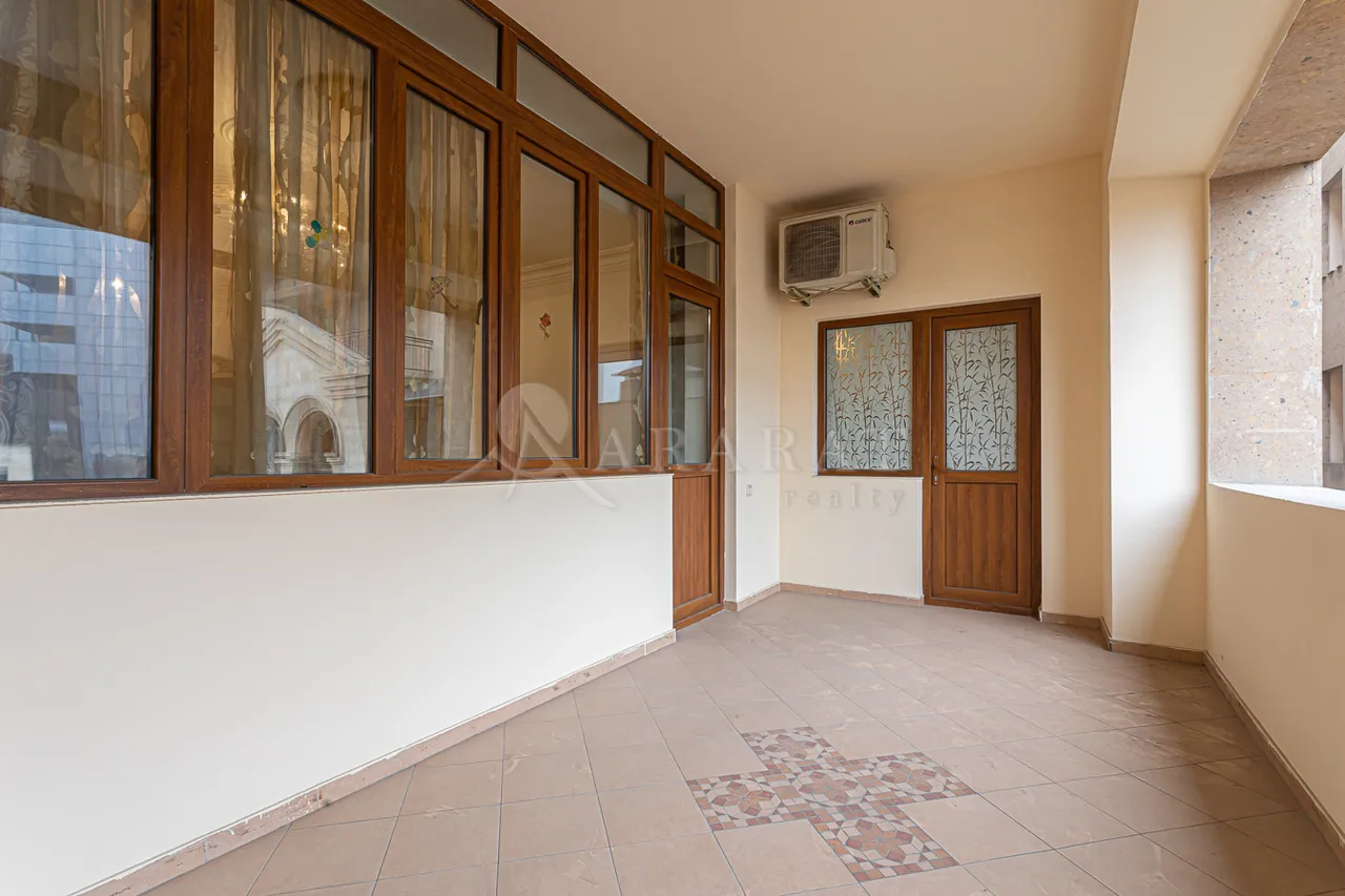 3 bedroom apartment for rent Amiryan St, Center Yerevan, 158204