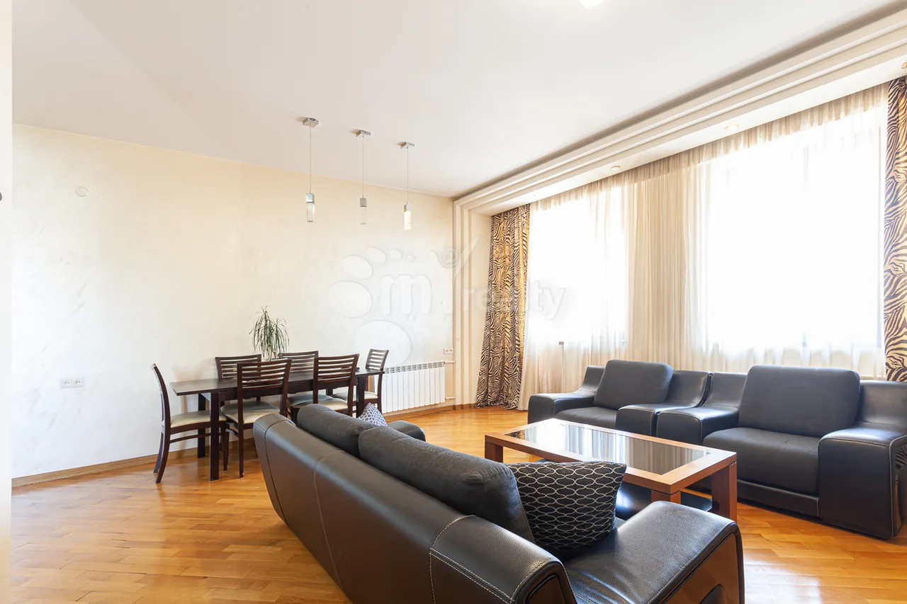 3 bedroom apartment for sale rue d'Amiryan, Center Yerevan, 158289
