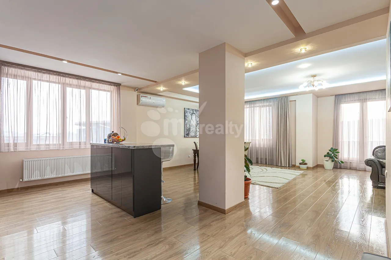 3 bedroom apartment for sale Khorenatsi dead end, Center Yerevan, 159554