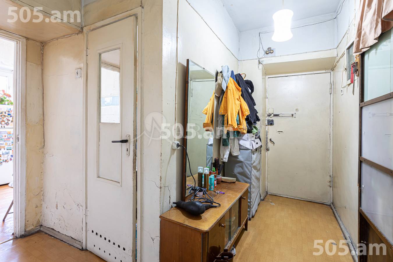 3 սենյականոց բնակարան  Նալբանդյան փող, Կենտրոն Երևան, 157025