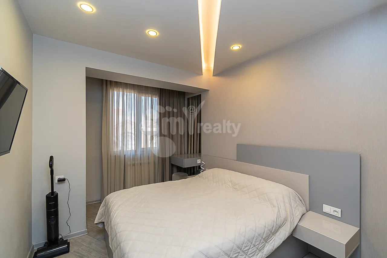 4 bedroom apartment for sale Paronyan St, Center Yerevan, 161626