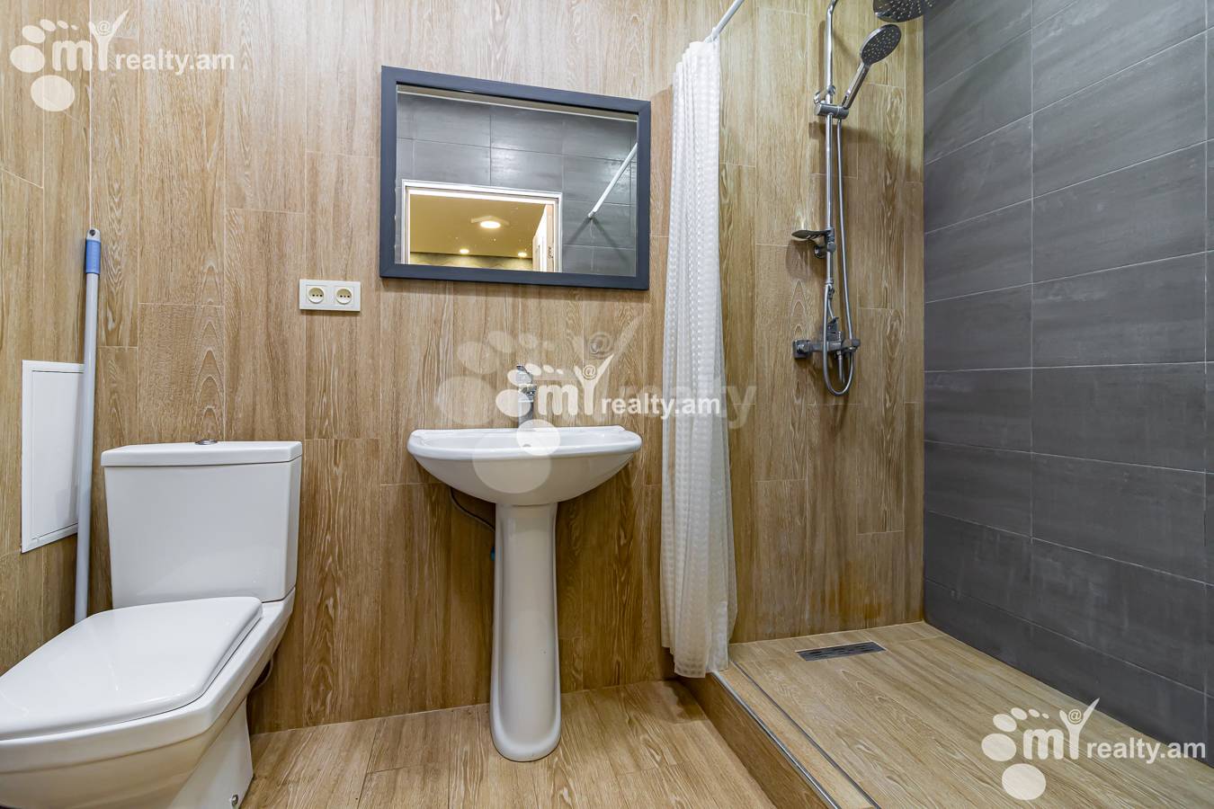 2 bedroom apartment for sale خیابان کومیتاس, عربگیر ایروان, 151503