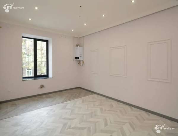 bnakaran/3-senyakanoc/Paronyan+St/Center/Yerevan