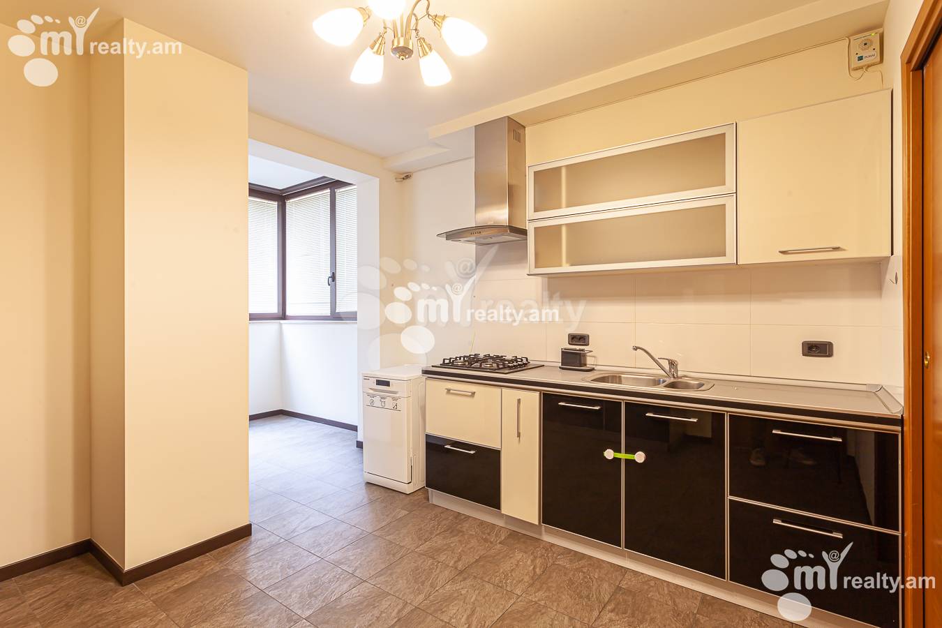 3 bedroom apartment for rent Vazgen Sargsyan St, Center Yerevan, 151317