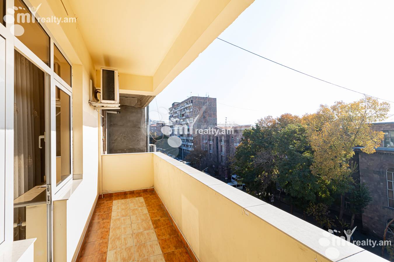 4 սենյականոց բնակարան  Գլինկայի փող, Կենտրոն Երևան, 154197