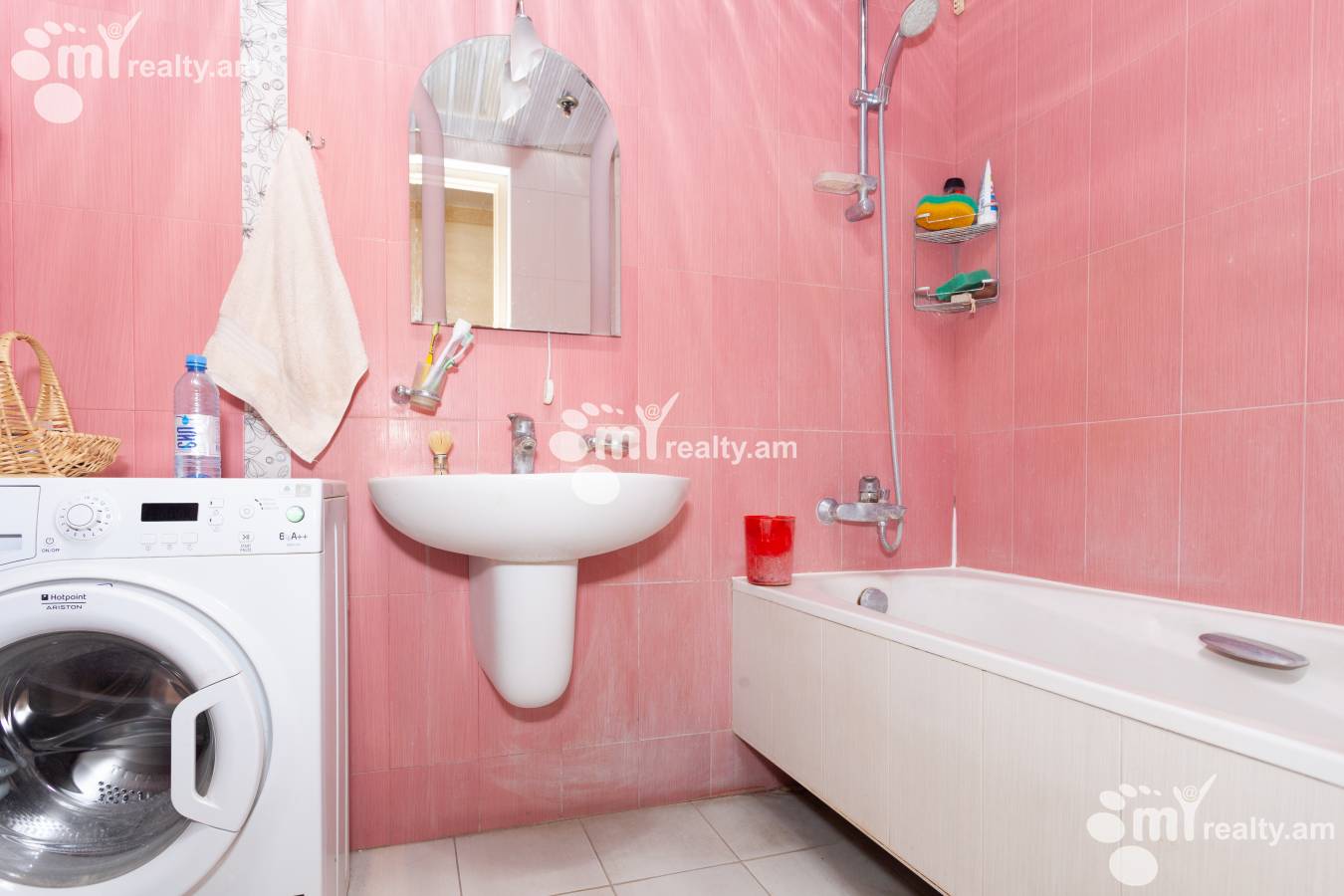 Купить 3 комнатную квартиру Агаян ул, Центр Ереван, 143193