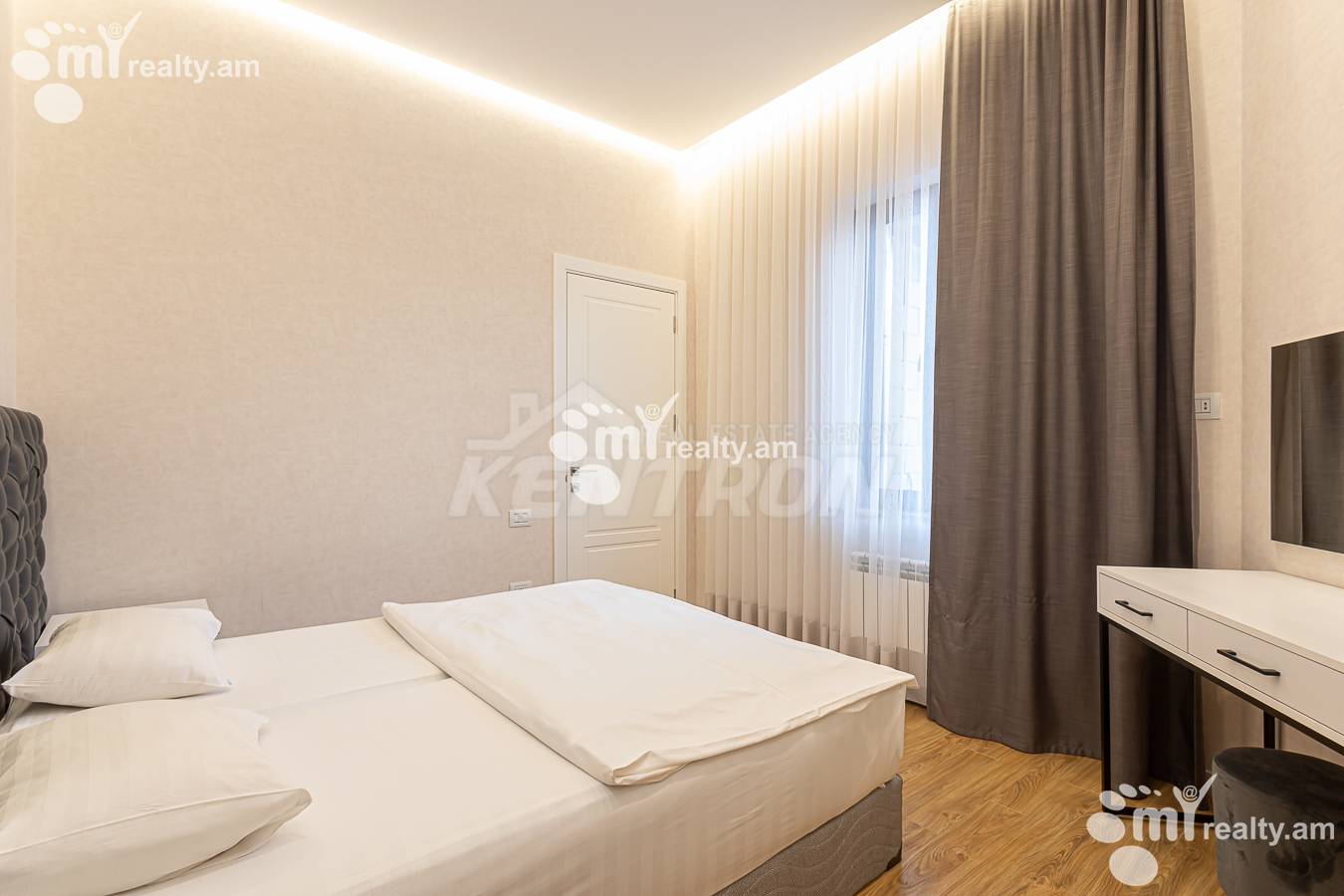 3 bedroom apartment for sale Aram St, Center Yerevan, 156698