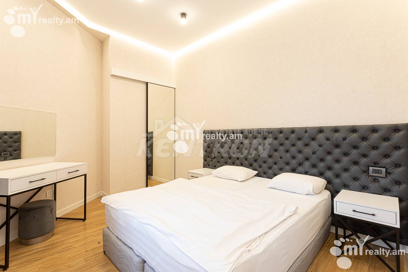 3 bedroom apartment for sale Aram St, Center Yerevan, 156698