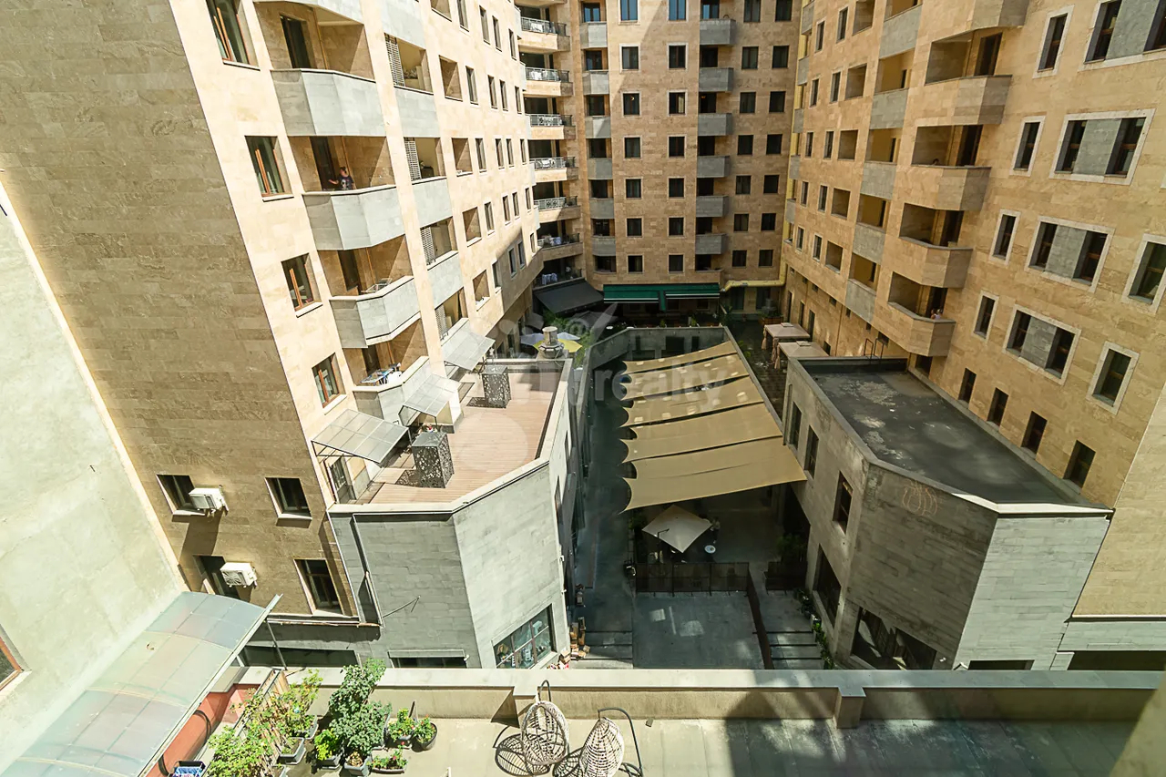 3 bedroom apartment for rent rue d'Amiryan, Center Yerevan, 161369