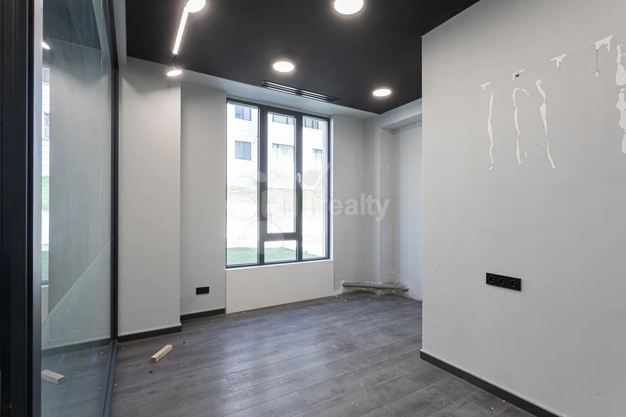 Commercial property for rent Antarayin, Leonid-Azgaldyan-Straße,, Center Yerevan, 160088