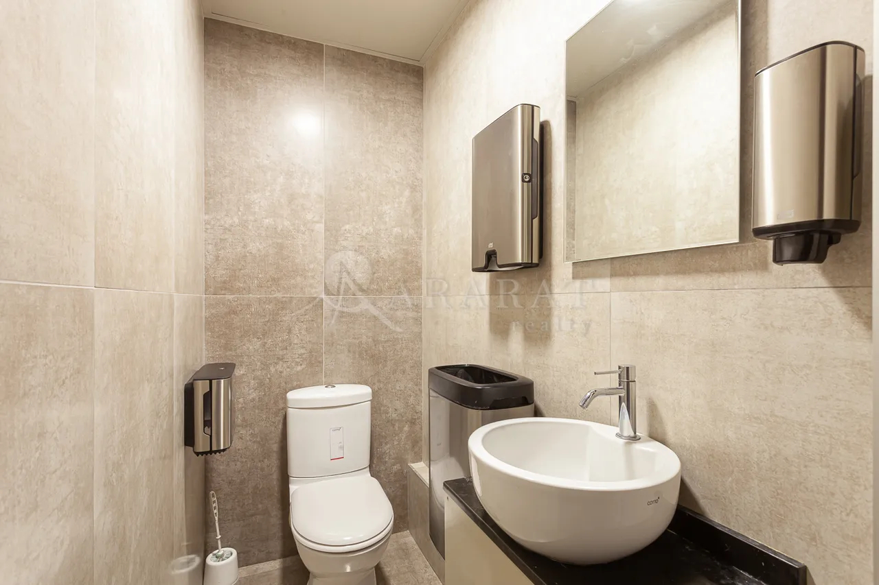 Commercial for sale خیابان چارِنتس, مرکز شهر ایروان, 157294