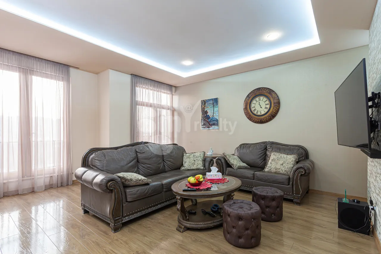 3 bedroom apartment for sale خیابان خورِناتسی, مرکز شهر ایروان, 159554