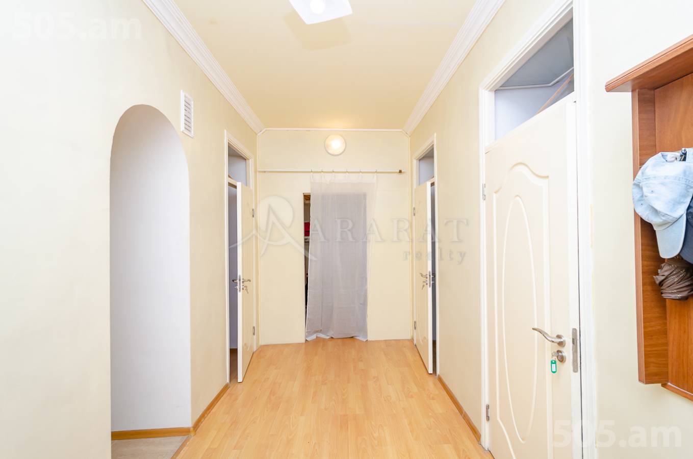 3 bedroom apartment for sale خیابان ماشتوتس, مرکز شهر ایروان, 152175