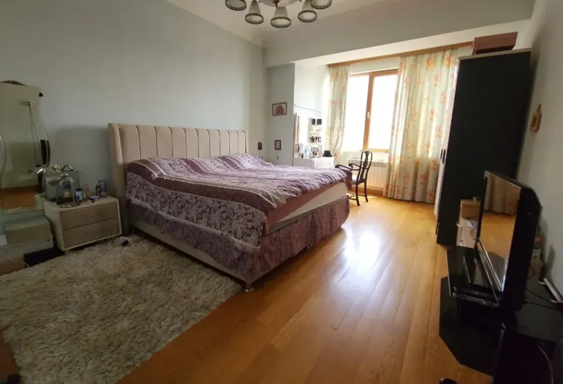 3 bedroom apartment for rent Teryan St, Center Yerevan, 161283