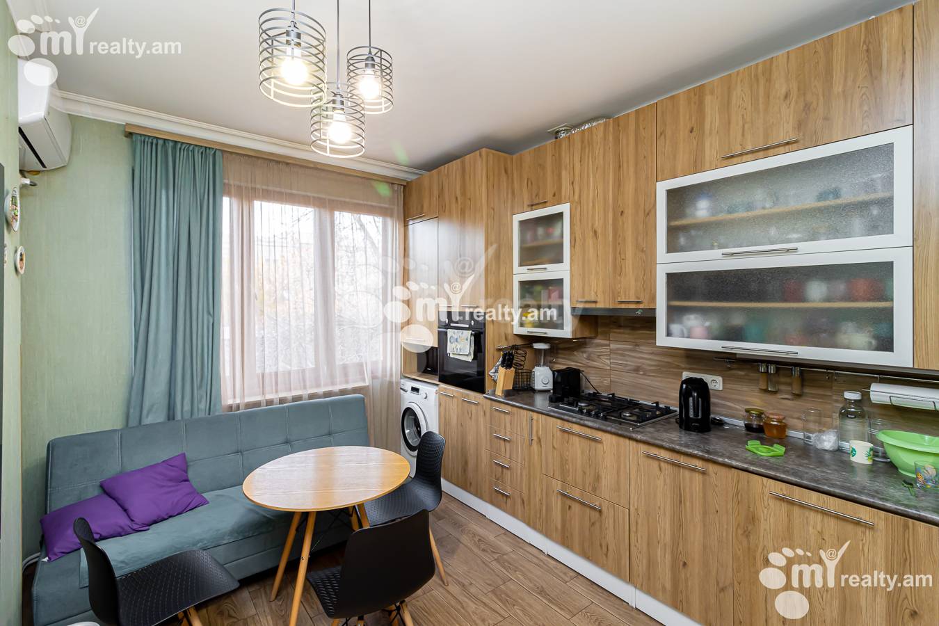 4 սենյականոց բնակարան  Տպագրիչների փող, Կենտրոն Երևան, 153916