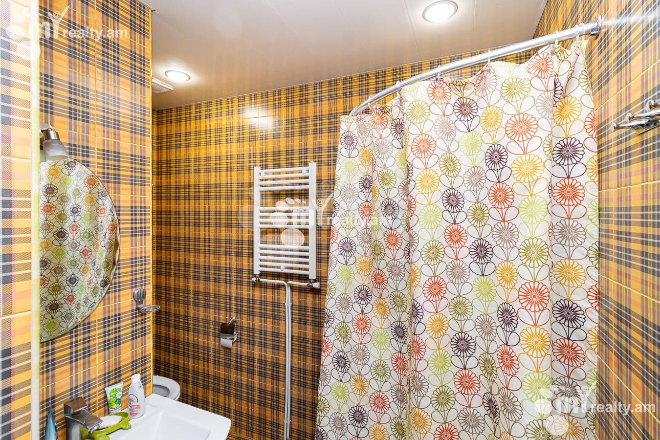 4 սենյականոց բնակարան  Տպագրիչների փող, Կենտրոն Երևան, 153916