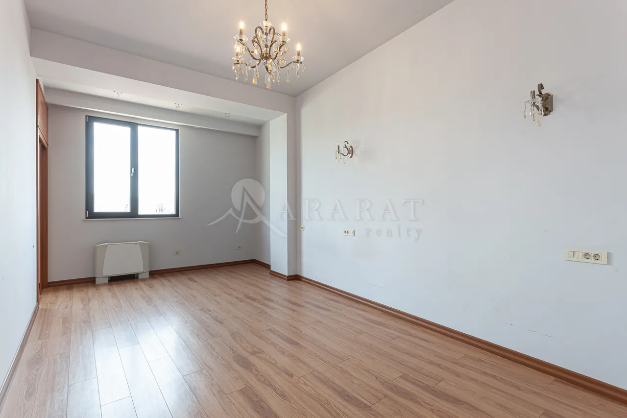 4 bedroom apartment for sale D. Demirchyan St, Center Yerevan, 157681