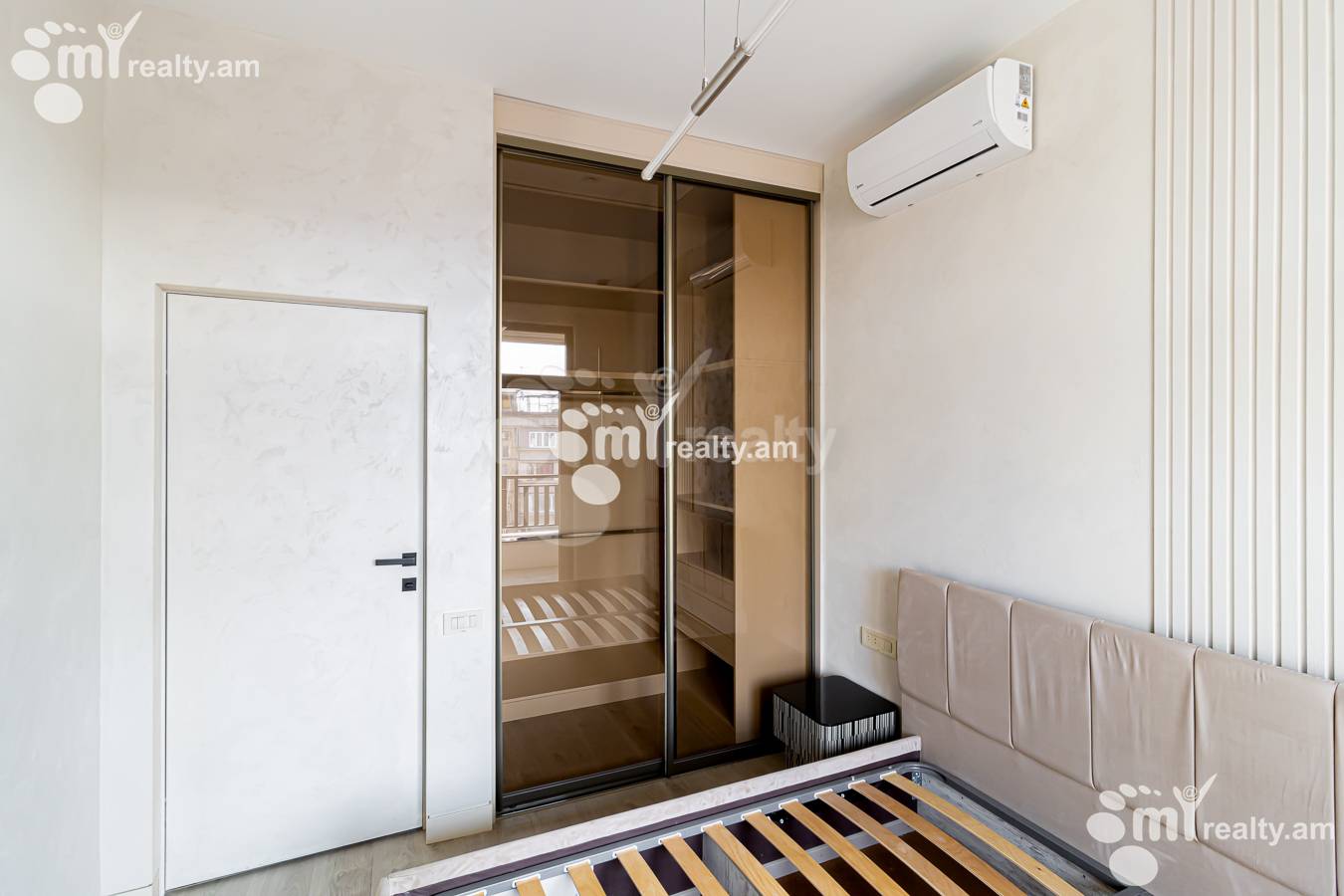 3 սենյականոց բնակարան  Բուզանդի փող, Կենտրոն Երևան, 154552