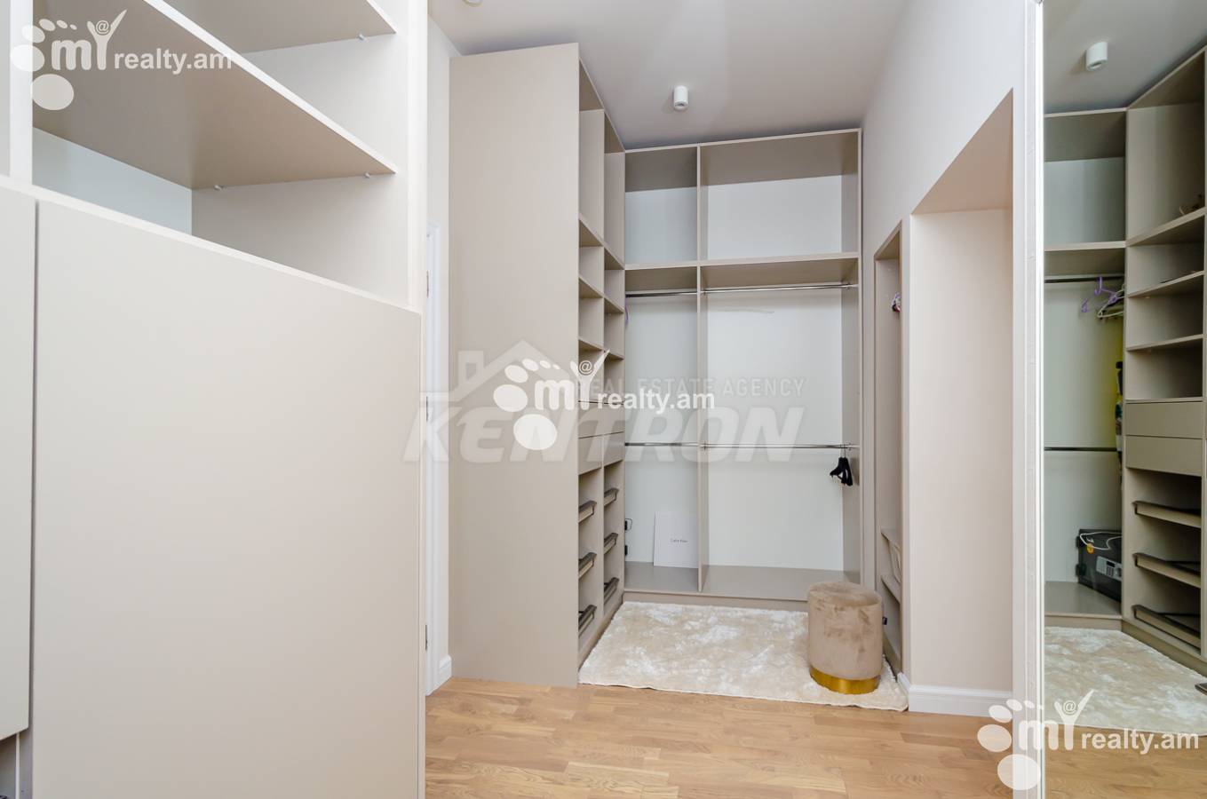 3 սենյականոց բնակարան  Նալբանդյան փող, Կենտրոն Երևան, 152842