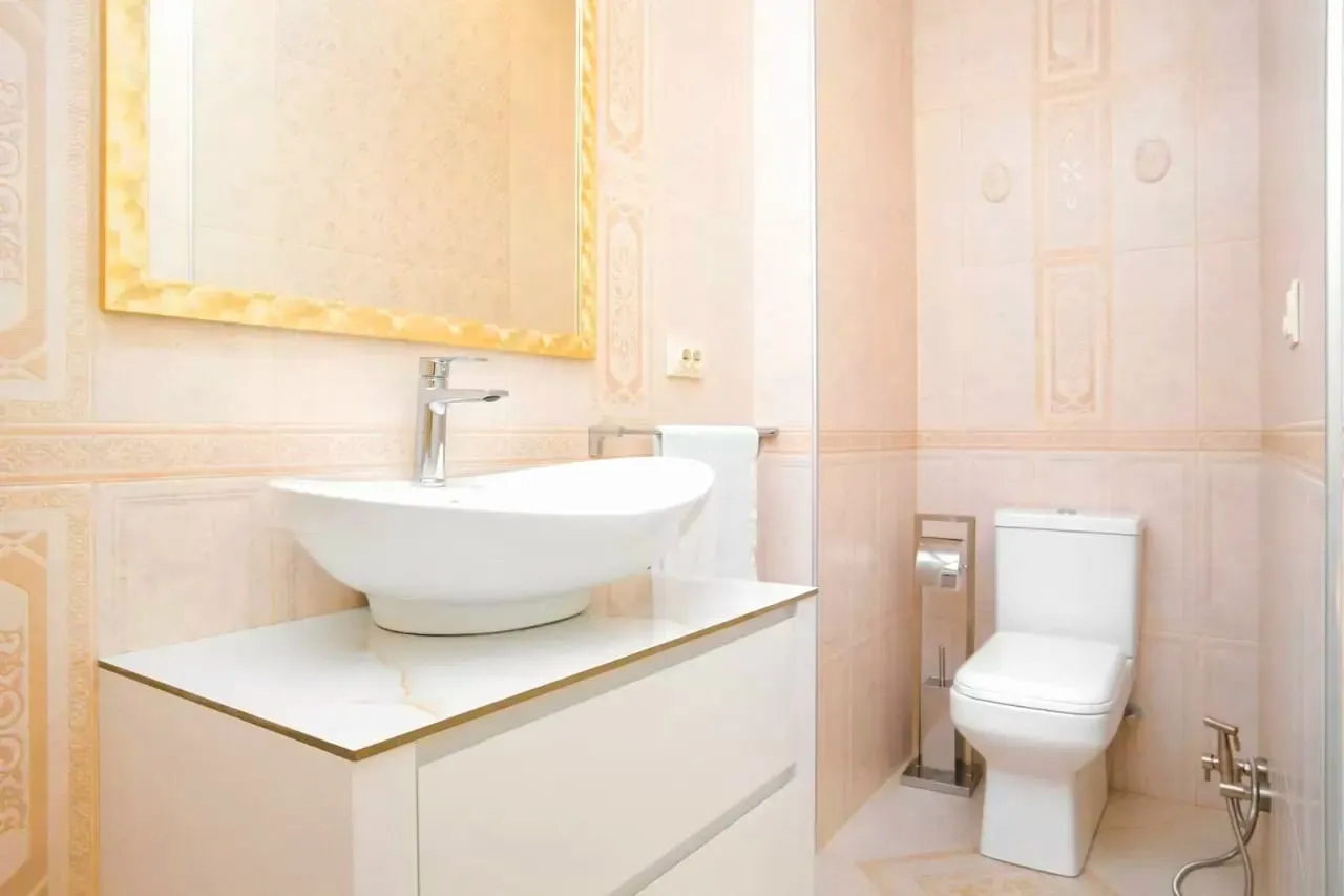 3 bedroom apartment for rent خیابان امیریان, مرکز شهر ایروان, 161589