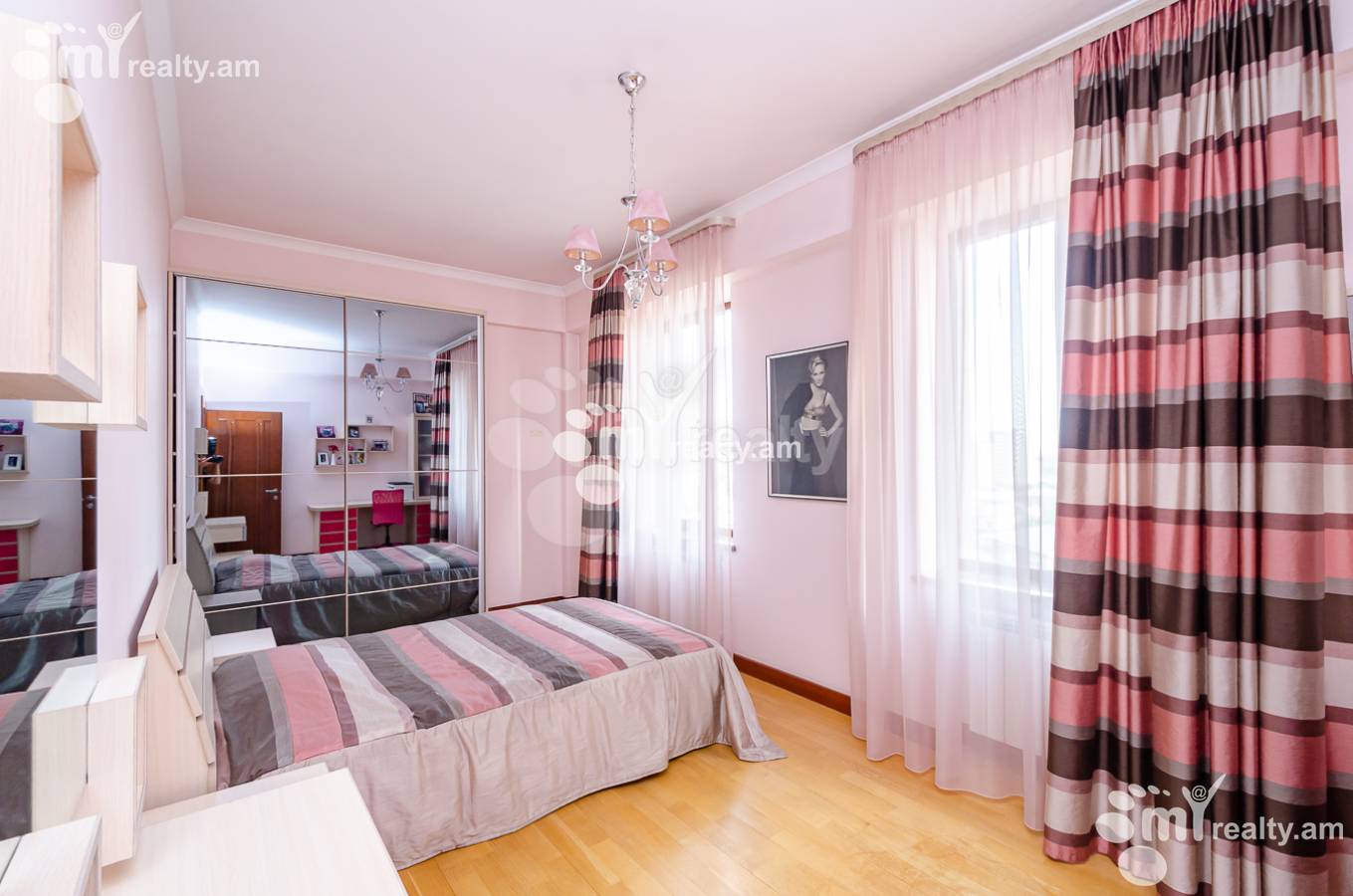 4 bedroom apartment for sale Mashtots Ave, Center Yerevan, 151756