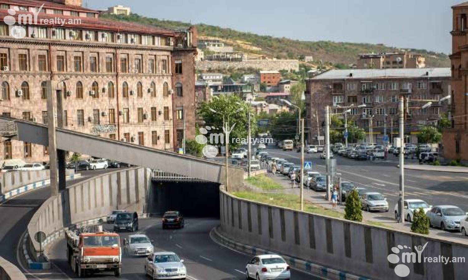 Снять 2 комнатную квартиру Чаренц ул, Центр Ереван, 155341