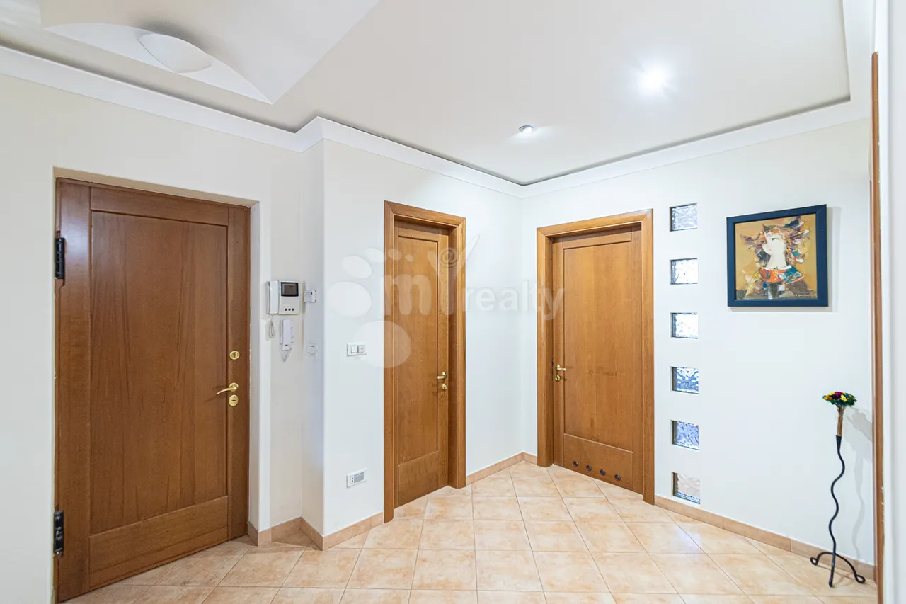 5 bedroom apartment for rent A.Manukyan St, Center Yerevan, 161632