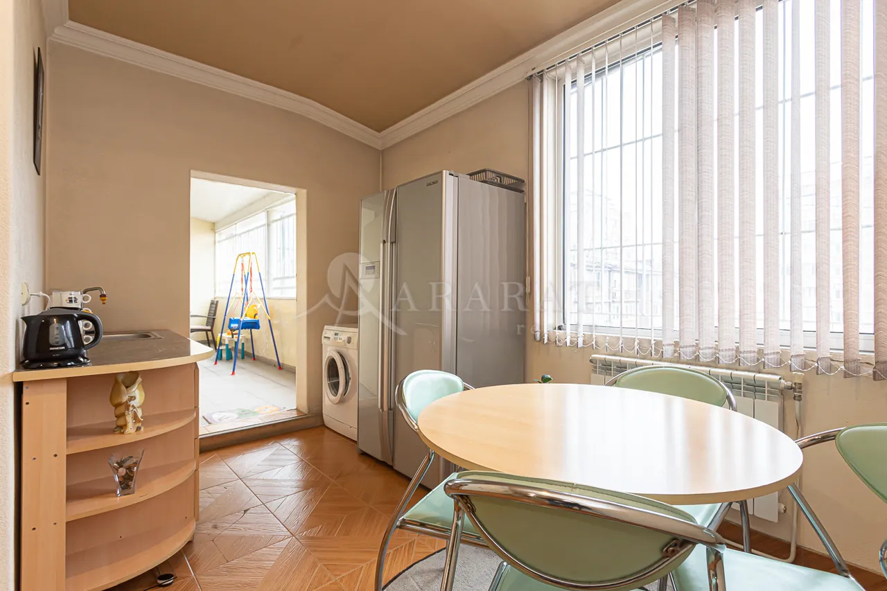 5 bedroom apartment for sale Hr.Kochar St, Arabkir Yerevan, 158248