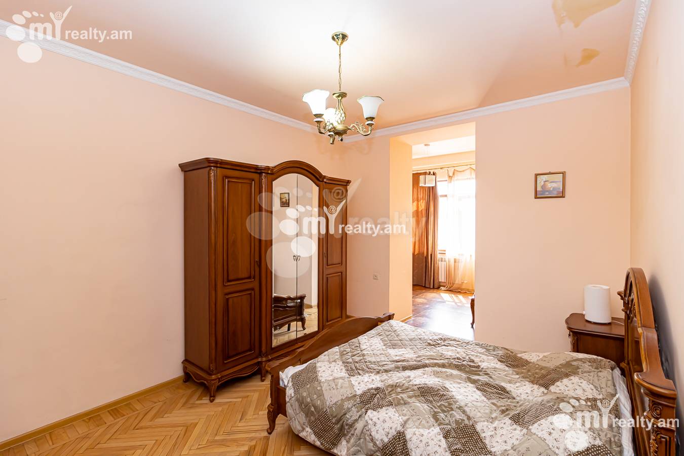 Купить 3 комнатную квартиру Маштоца пр, Центр Ереван, 147643