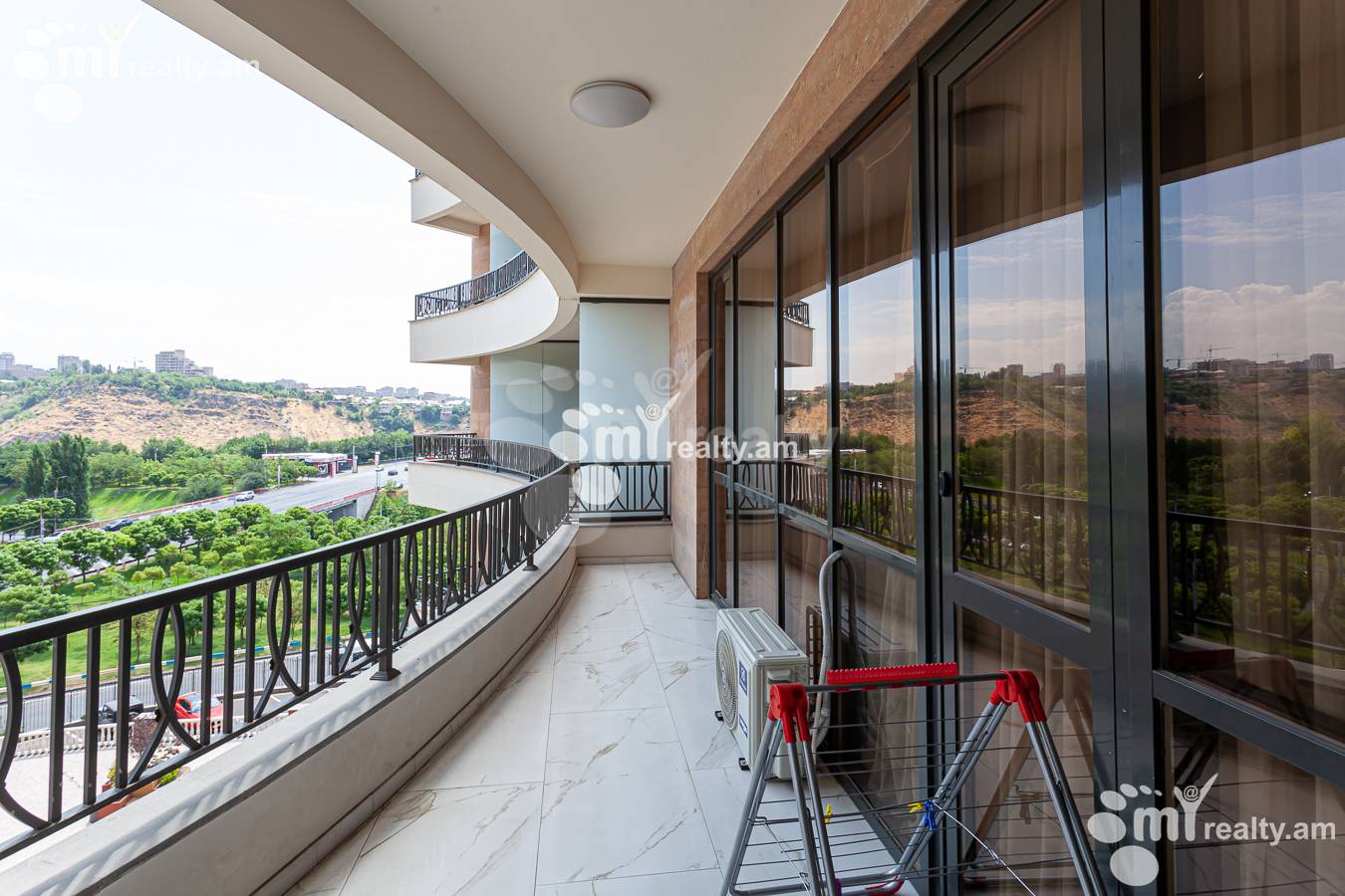 3 սենյականոց բնակարան  Սասնա Ծռեր փող., Դավթաշեն Երևան, 154055